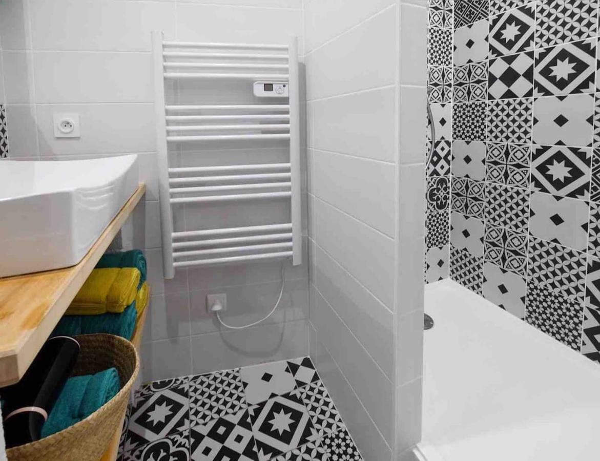 פואטייה An Authentic Experience With Spa In The Center מראה חיצוני תמונה